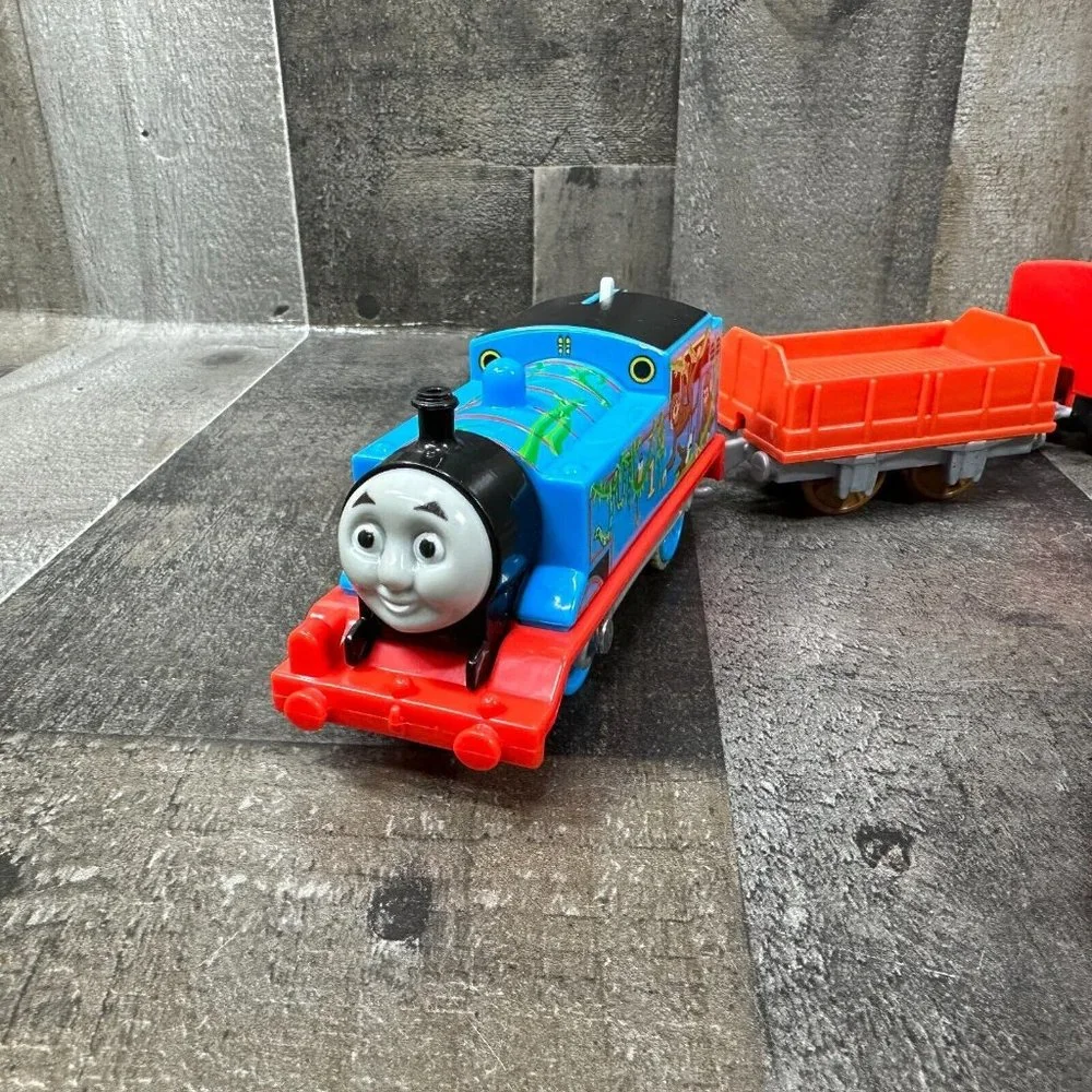 Trackmaster Motorized Trains Thomas The Train‎ Circus and Cars Lot of 6 pieces